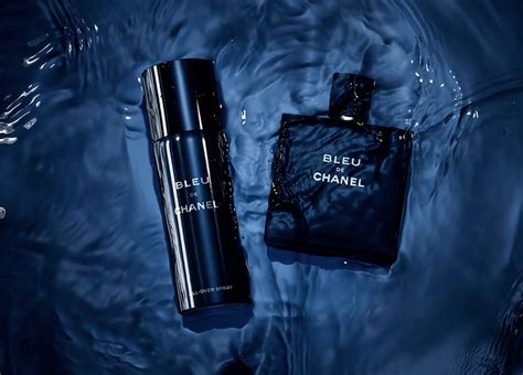 what does chanel bleu de chanel smell like